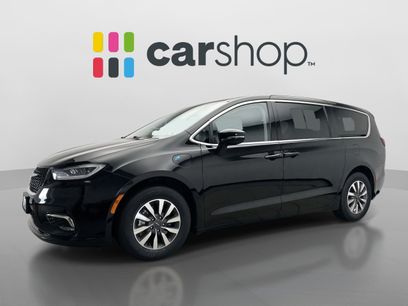 Used 2024 Chrysler Pacifica Limited