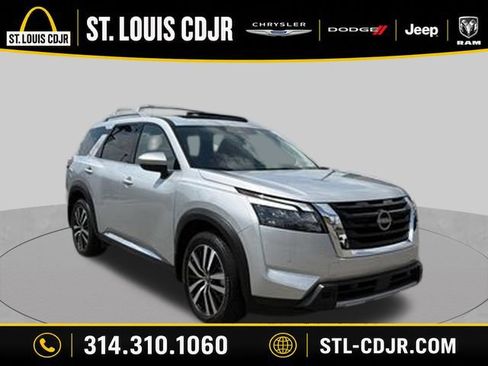 Used 2025 Nissan Pathfinder Platinum w/ Cargo Package AWD/4WD image 1