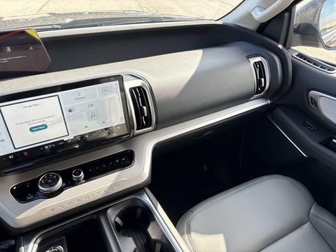 New 2026 Ford Expedition Active RWD image 14