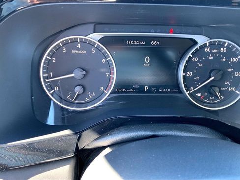 Used 2025 Nissan Pathfinder SV image 14