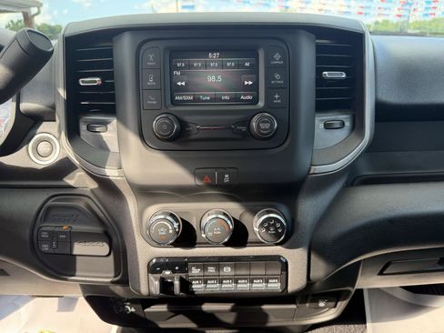 Used 2024 RAM 3500 Tradesman w/ Chrome Appearance Group AWD/4WD image 28