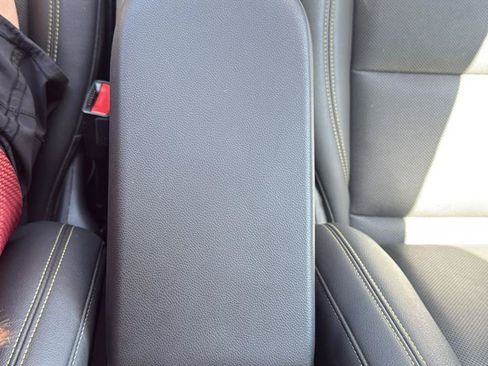 Used 2024 Chevrolet Trax ACTIV w/ Sunroof Package FWD image 32