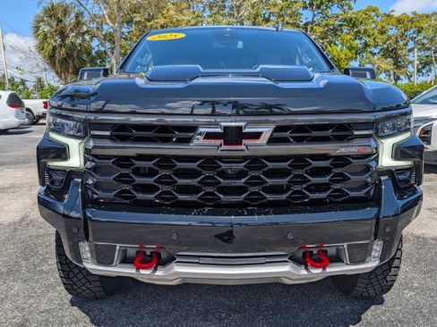 Used 2025 Chevrolet Silverado 1500 ZR2 AWD/4WD image 2