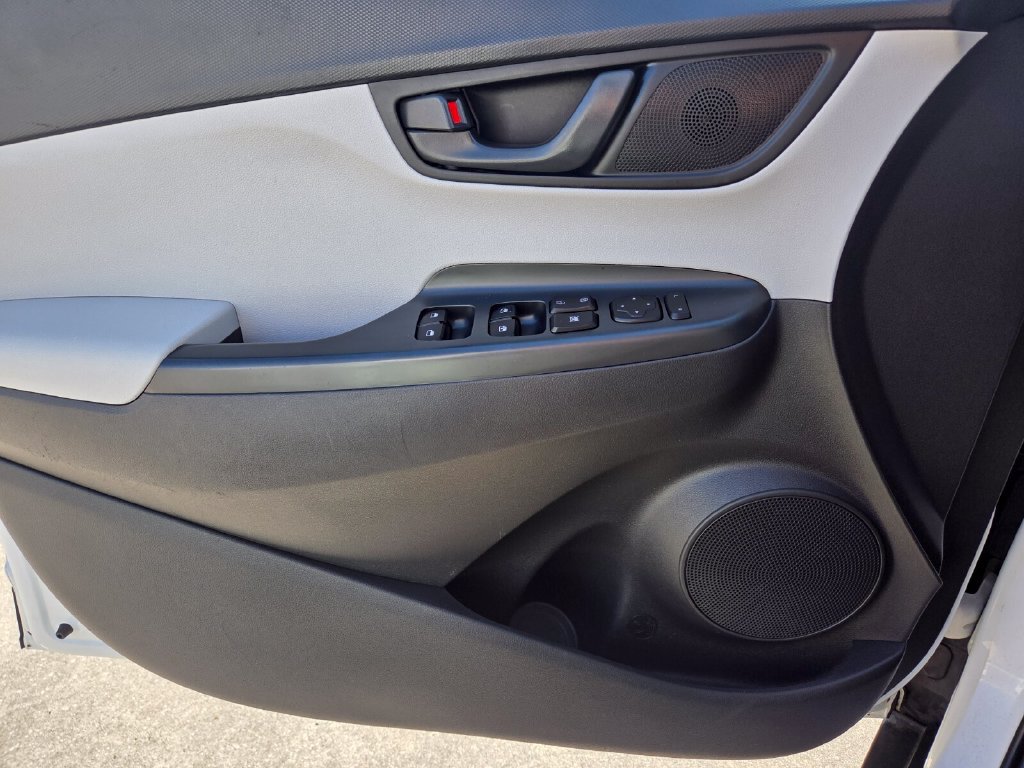 Used 2023 Hyundai Kona SEL w/ Cargo Package FWD image 21