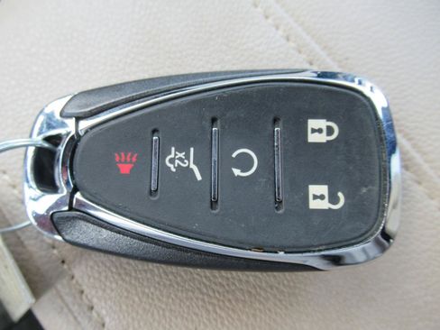 Used 2023 Chevrolet Traverse LT FWD image 33