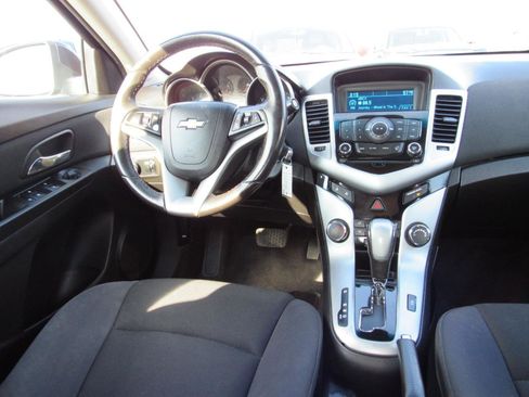 Used 2014 Chevrolet Cruze LT image 8