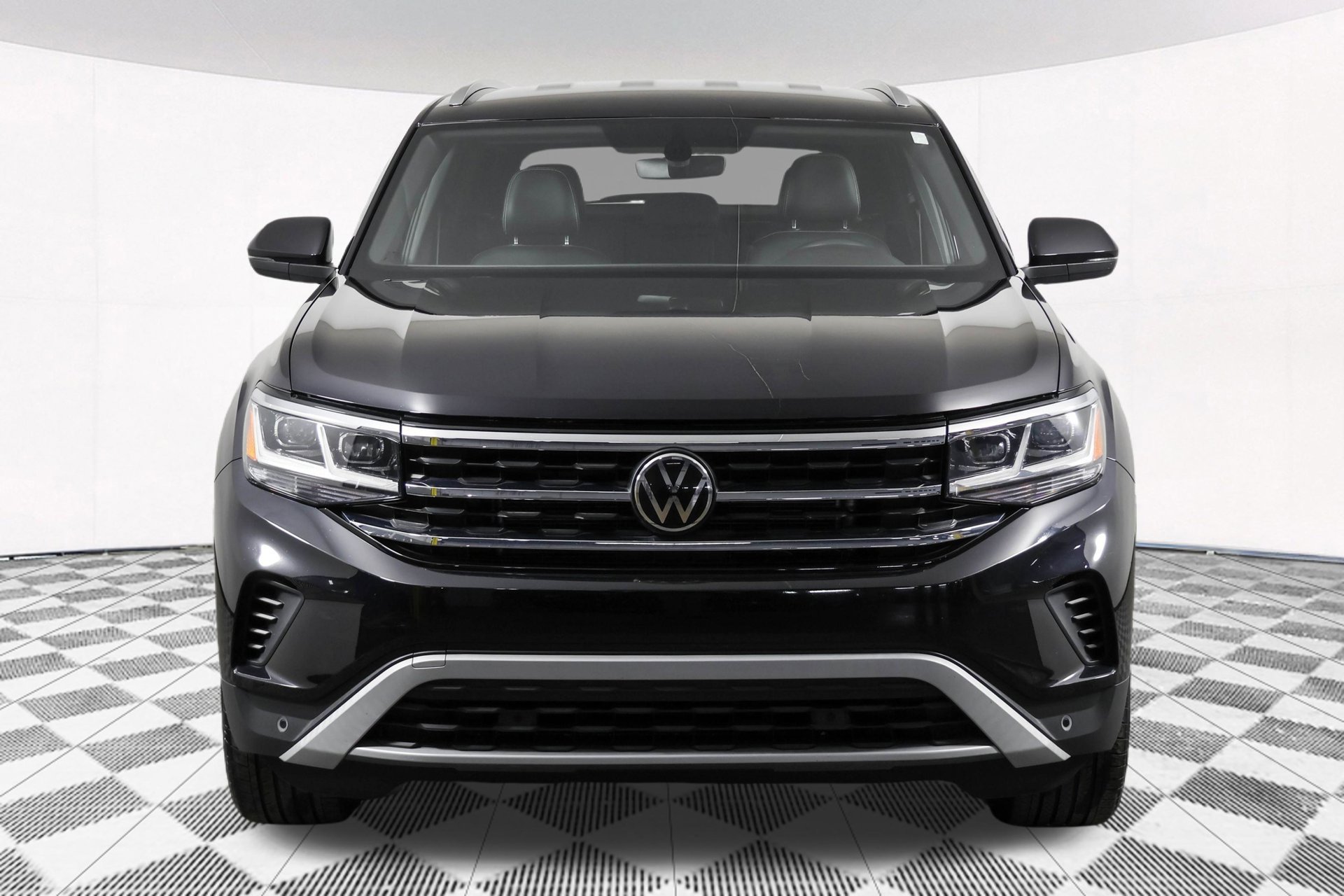 Used 2023 Volkswagen Atlas Cross Sport SE w/ Black Wheel Package AWD/4WD image 11
