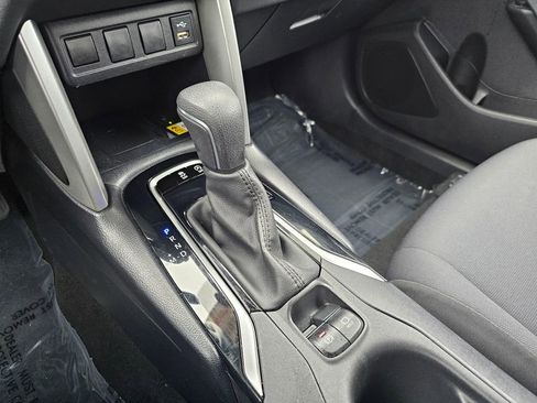 Certified 2022 Toyota Corolla Cross LE image 35