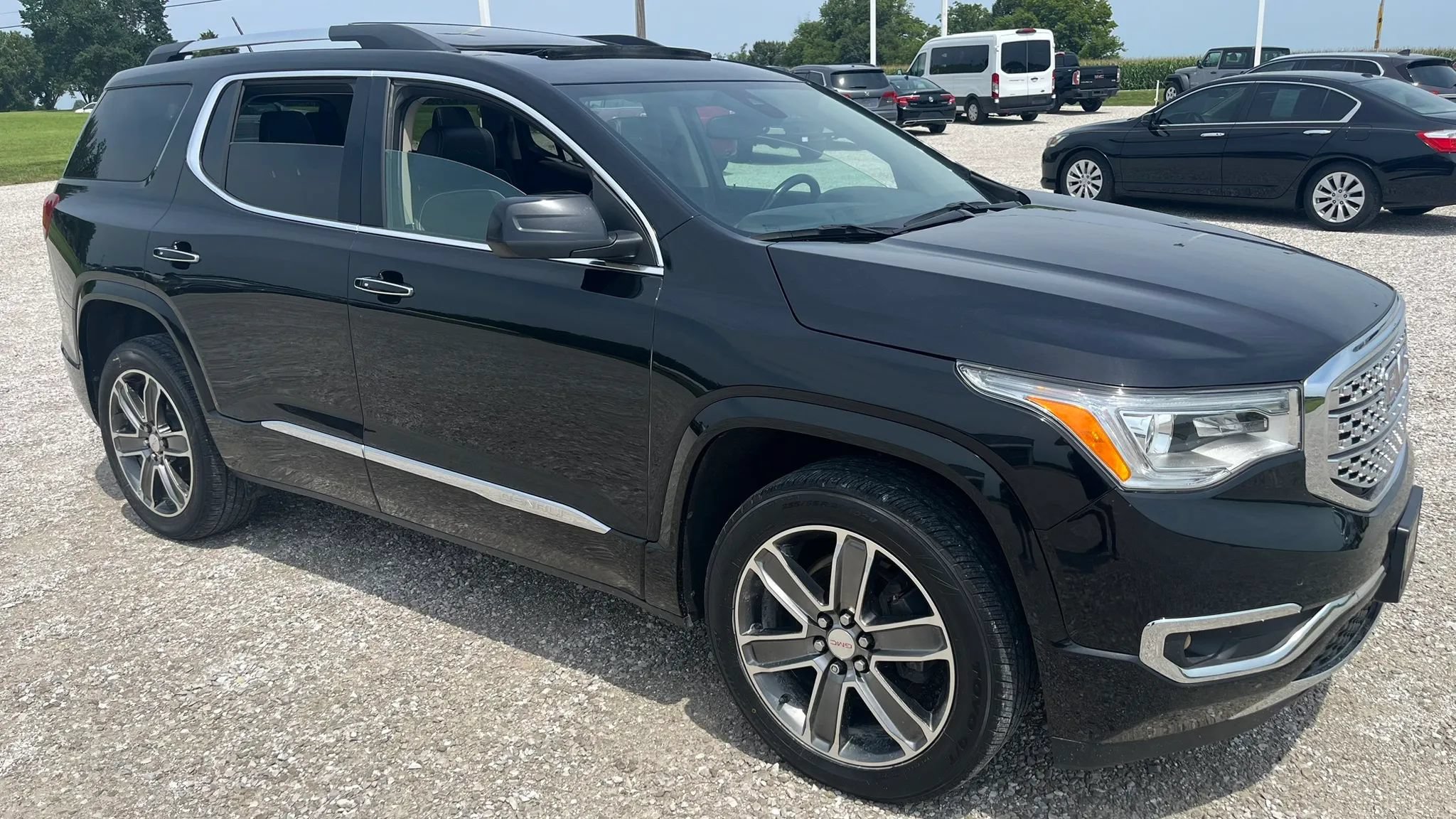 Used 2019 GMC Acadia Denali w/ LPO, Floor Liner Package AWD/4WD image 1