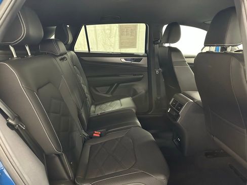Used 2025 Volkswagen Atlas Cross Sport SE image 57