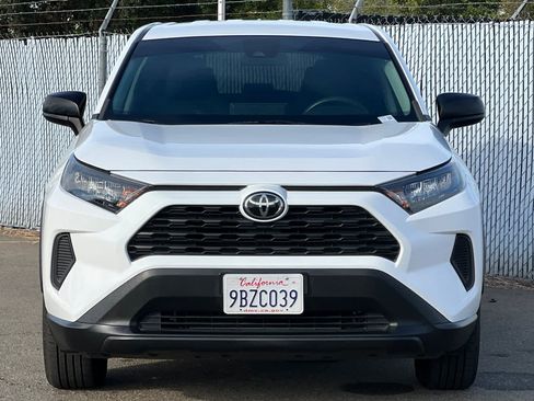 Used 2022 Toyota RAV4 LE AWD/4WD image 8