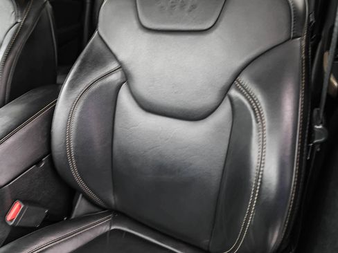 Used 2018 Jeep Cherokee Limited FWD image 24