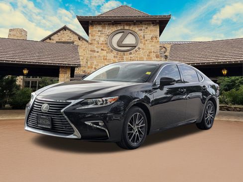 Used 2016 Lexus ES 350 w/ Luxury Package w/Wood Trim FWD image 4