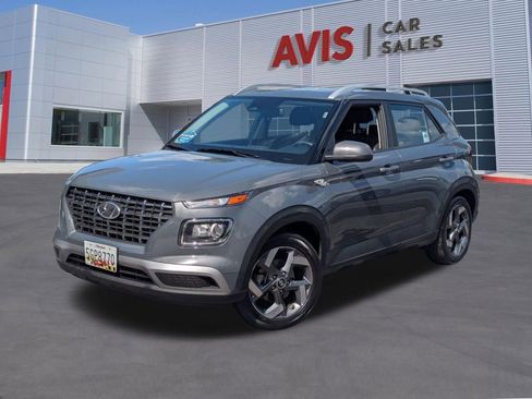 Used 2025 Hyundai Venue SEL FWD image 1