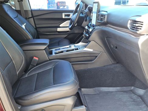 Used 2023 Ford Explorer Limited w/ Limited Technology Package image 24