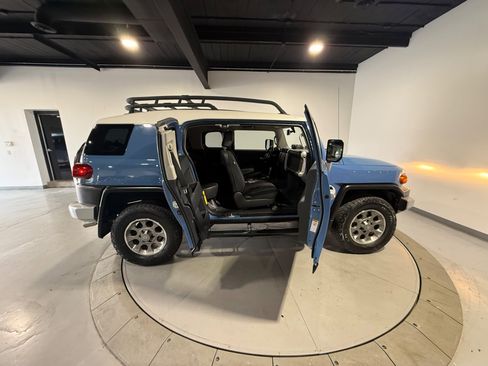Used 2013 Toyota FJ Cruiser 4WD w/ Convenience Pkg image 49