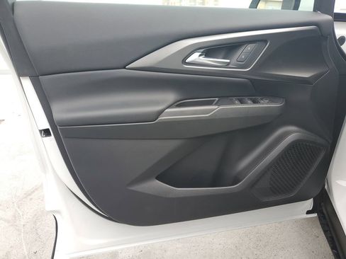 New 2026 Chevrolet Equinox EV LT image 18