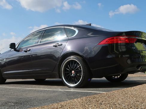 Used 2017 Jaguar XF Prestige image 13