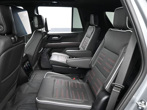 Used 2025 GMC Yukon AT4 Ultimate image 12