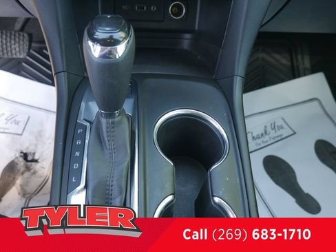 Used 2020 Chevrolet Equinox LT AWD/4WD image 32