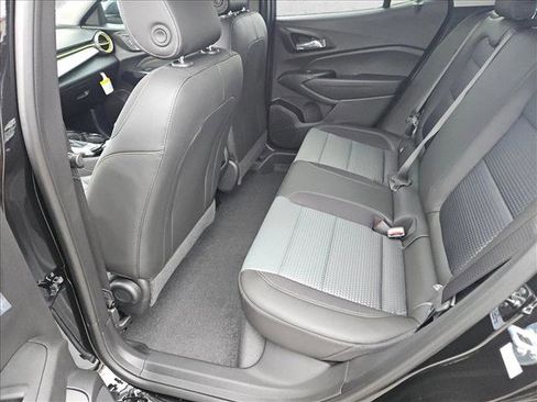 New 2026 Chevrolet Trax LT w/ Driver Confidence Package image 15