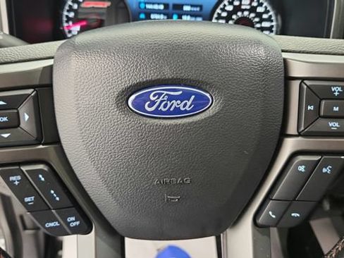 Used 2019 Ford F150 Lariat w/ Equipment Group 502A Luxury AWD/4WD image 16