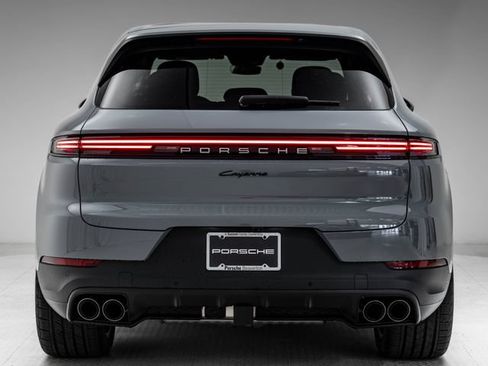 New 2026 Porsche Cayenne AWD/4WD image 33