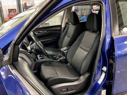 Used 2017 Nissan Rogue SV AWD/4WD image 8