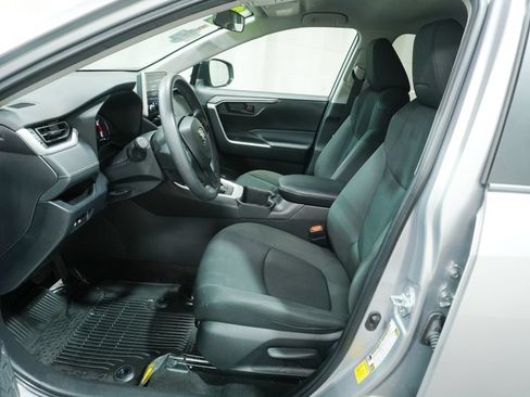 Used 2023 Toyota RAV4 LE AWD/4WD image 11