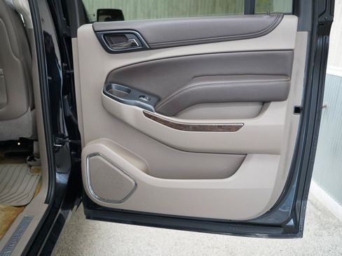 Used 2015 Chevrolet Suburban LT w/ Luxury Package RWD image 37