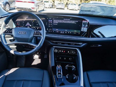 Used 2025 Audi Q5 Premium Plus w/ Premium Plus AWD/4WD image 12