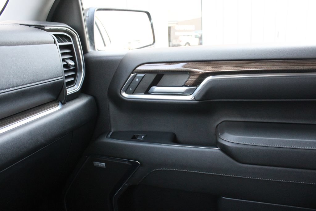 Used 2024 Chevrolet Silverado 1500 RST AWD/4WD image 19