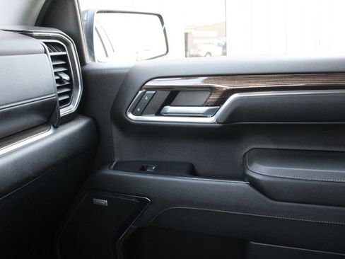 Used 2024 Chevrolet Silverado 1500 RST AWD/4WD image 19