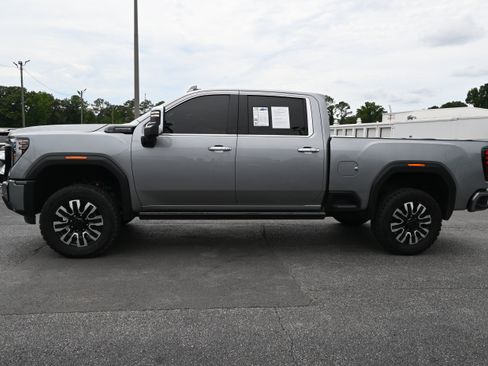 Used 2025 GMC Sierra 2500 Denali Ultimate w/ Max Trailering Package AWD/4WD image 5