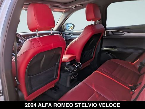 Used 2024 Alfa Romeo Stelvio Veloce AWD/4WD image 33