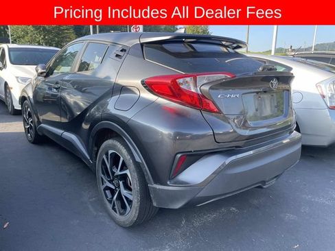 Used 2021 Toyota C-HR XLE FWD image 4