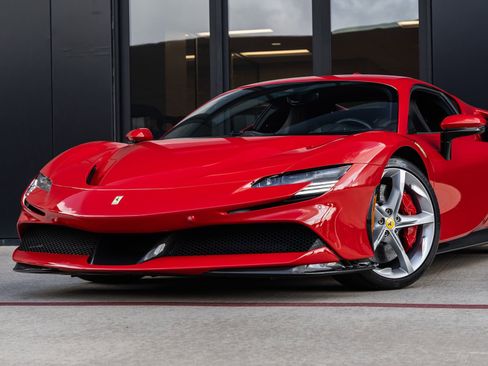 Used 2021 Ferrari SF90 Stradale AWD/4WD image 3