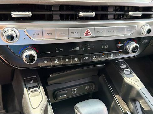 Used 2023 Kia Telluride S FWD image 15