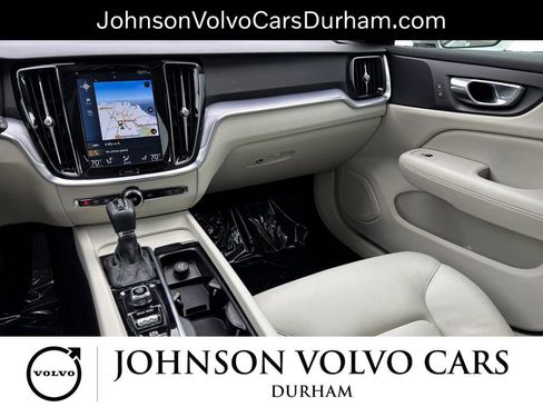 Used 2020 Volvo V60 T5 Momentum w/ Protection Package Premier image 9
