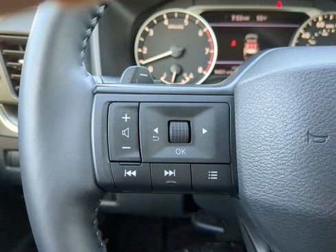 Used 2025 Nissan Rogue SV FWD image 22
