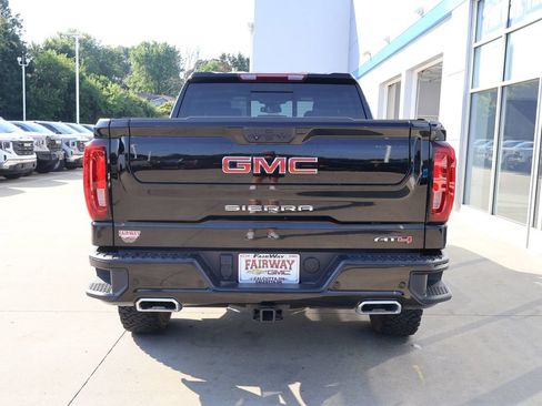 Used 2023 GMC Sierra 1500 AT4 w/ AT4 Premium Package AWD/4WD image 9