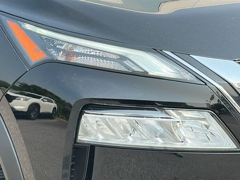 Certified 2023 Nissan Rogue SV AWD/4WD image 4