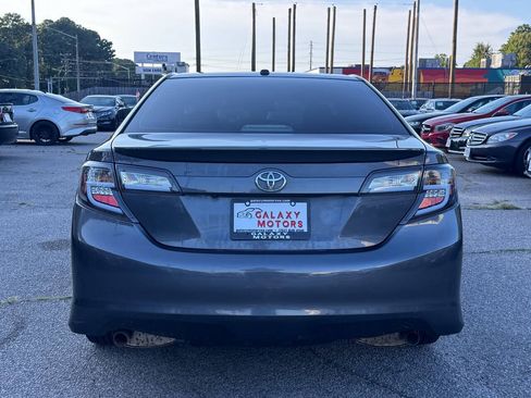 Used 2012 Toyota Camry SE w/ Leather Pkg FWD image 9