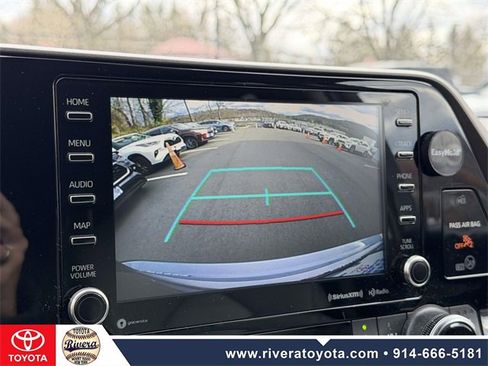 Used 2020 Toyota Highlander XLE image 25