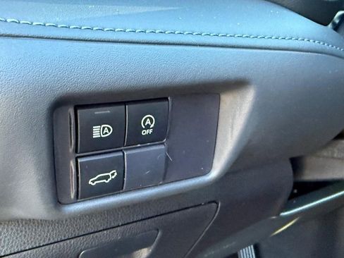 Certified 2023 Toyota Highlander XLE image 20