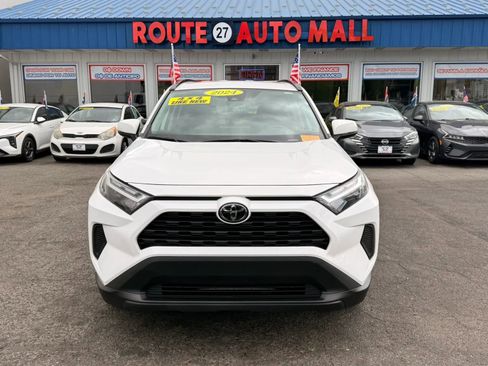 Used 2024 Toyota RAV4 XLE FWD image 3
