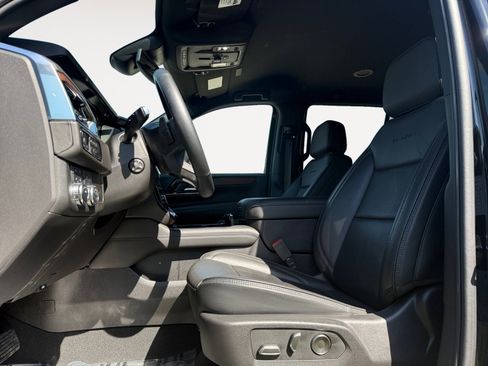 Certified 2025 GMC Yukon Denali AWD/4WD image 9