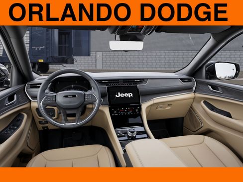 New 2025 Jeep Grand Cherokee Limited w/ Luxury Tech Group II AWD/4WD image 14