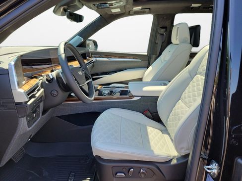 New 2026 Cadillac Escalade Platinum Sport w/ LPO, ONYX Package AWD/4WD image 9
