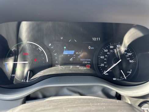 Used 2025 Toyota Sienna XLE image 16